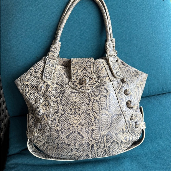 Handbags - Elegant Snakeskin Patterned Handbag